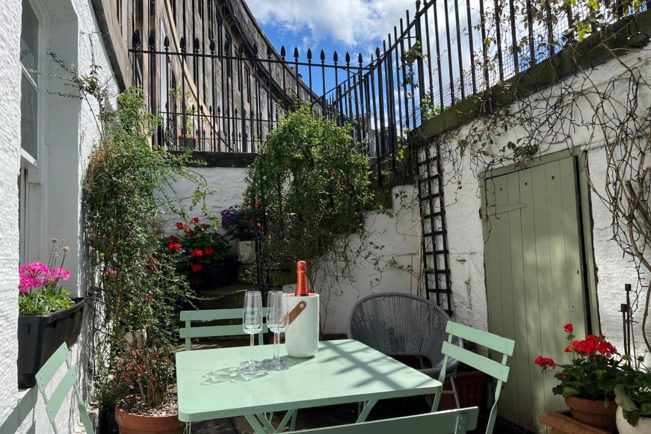 Ferienwohnung Guestready - Chic Flat In The Heart Of Edinburgh Exterior foto